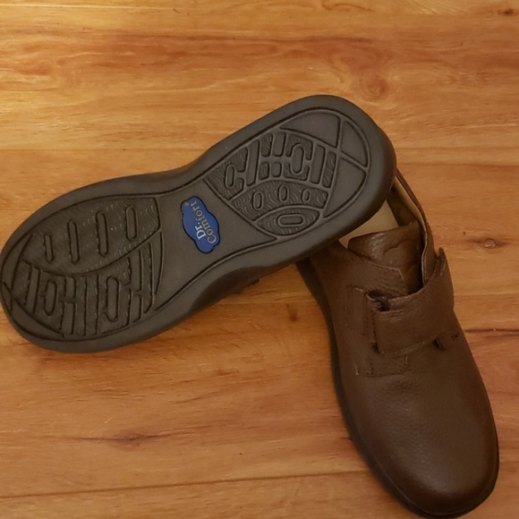 Shoes - Picture 3 of 4